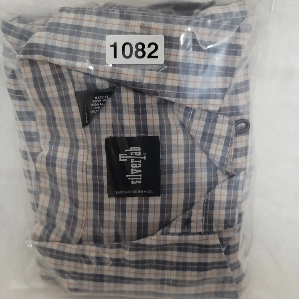 Levis Mens Shirt Size XL Button-Up Gray Plaid Silvertab